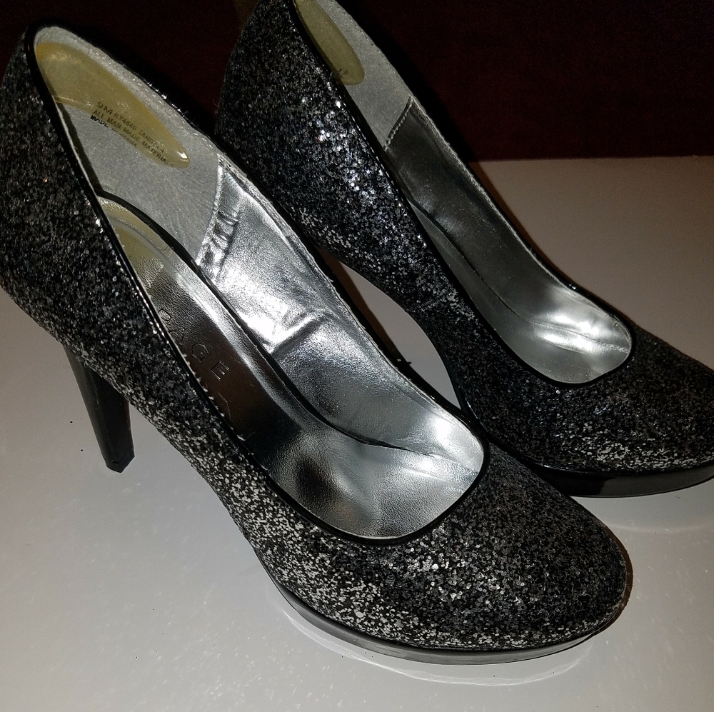 Rampage silver glitter platform pumos, size 9m